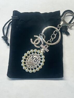 CHANEL Silver-Tone Pearl & Crystal CC Charm Key Holder